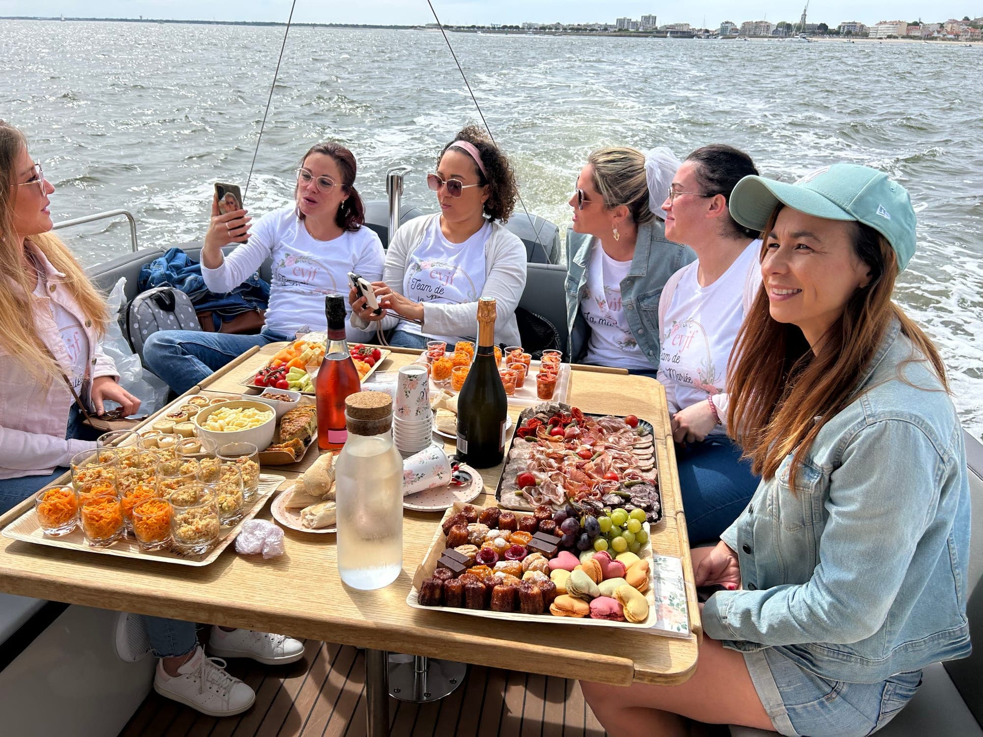 EVJF en bateau et pinasse sur le Bassin d'Arcachon